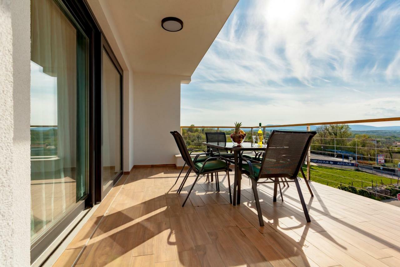 Apartments Kudec By El-Pi Tours مالينسكا المظهر الخارجي الصورة